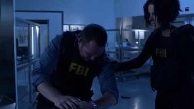 Which one's the antidote? Tell me! - Blindspot