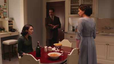 - Which side are you on here?
- His looks have nothing to do - The Marvelous Mrs. Maisel
