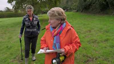 Which sounds very Sandi,
you just res... - Extraordinary Escapes with Sandi Toksvig