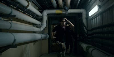 -Which way is out?
-The opposite from where we came. - Accused