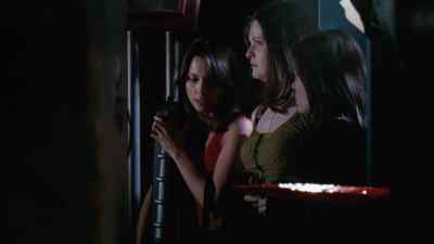 - Which way is the shuttle bay?
- Straight through. - Jason X