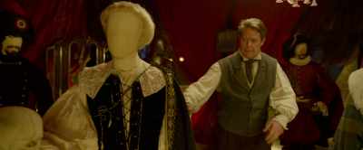 Which would you rather?
That you stand here gathering dust - Paddington 2