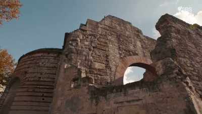 While Caesar was undoubtedly
the city's main benefactor, - Roman Megastructures