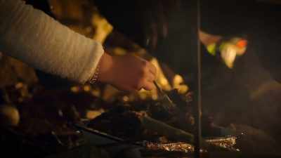 While everybody eats
this full-blown meal… - Snowflake Mountain