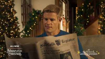 "While I was there,
I discovered a special couple - USS Christmas