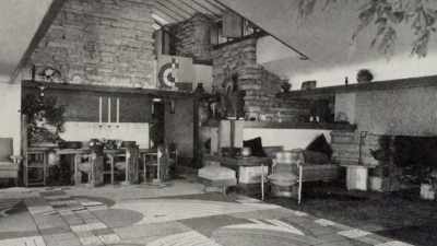 While Mamah and her children
were sitting down to lunch, - Frank Lloyd Wright: The Man Who Built America