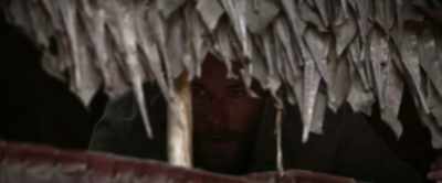 (whimpering)
(mournful instrumental music) - Monsters of Man