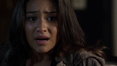 ( whimpering ) - Pretty Little Liars