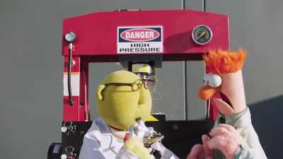 (WHIMPERING) - Muppets Now