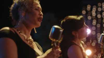 ♪ Whisper of how I'm yearning ♪ - Romance with a Twist