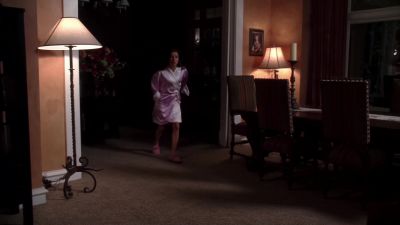 (whispering) CARLOS! - Desperate Housewives