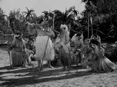 [whispering]
Gilligan. They hear us,
we're finished. - Gilligan's Island