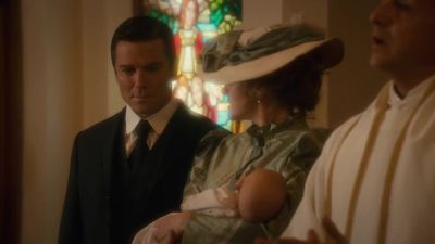 (whispering): He doesn't know
the rites. - Murdoch Mysteries