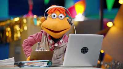 (WHISPERING INDISTINCTLY) - Muppets Now