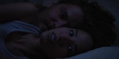 (WHISPERING)
Look at him. He's sleeping. - Yellowstone
