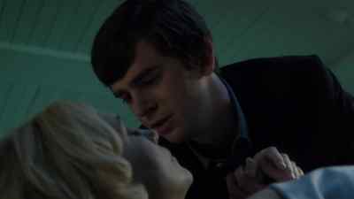 [whispering] Mother. - Bates Motel