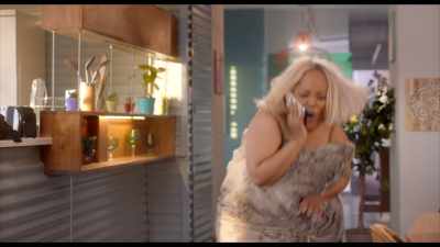 [whispering] Noni,
this is not a good time. - Seriously Single