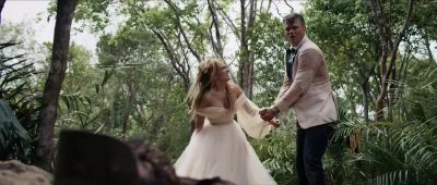 (WHISPERING)
Oh, my God. - Shotgun Wedding