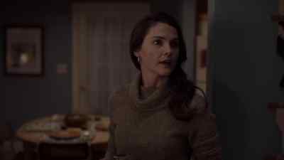 (Whispering)
Paige broke up with Matthew. - The Americans