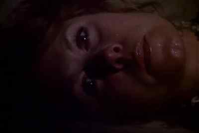[WHISPERING]
Papa. - The Legend of Lizzie Borden