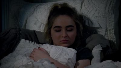 (whispering)
Riley! - Girl Meets World