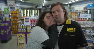 - [whispering]
- [snickers] - Clerks III