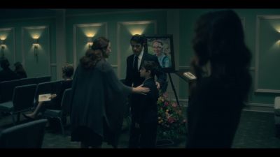 [whispering] Sweetie, we've talked
about this. - The Haunting of Hill House
