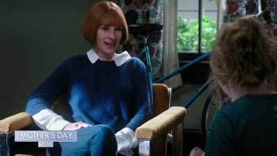 [ Whispering ]
That's your grandma. - The Happy Days of Garry Marshall