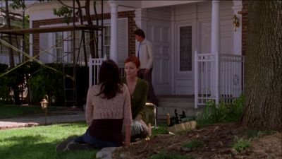 (whispers)
I THINK IT'S ADMIRABLE - Desperate Housewives