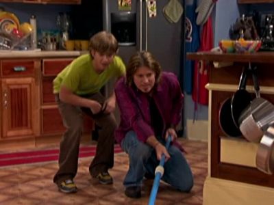 [WHISPERS] LINDA. - Hannah Montana