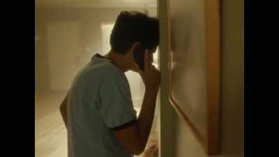 - ( whispers ) Oh, my God.
- ( clicking ) - Room 104