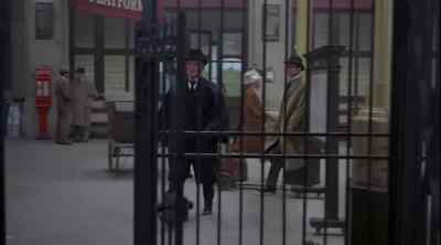 (Whistle blows) - The Thirty Nine Steps