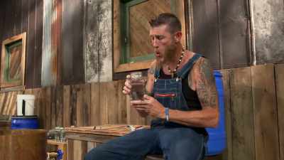 [whistles] - Moonshiners: Master Distiller
