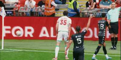 - Whiteley winning the throw.
- What? - Welcome to Wrexham