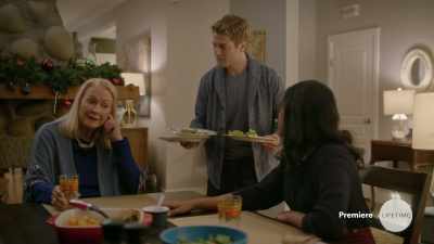 Whitney, you look tired. - Christmas Lost and Found