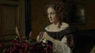        Who are they from?
        -I have no idea. - Versailles