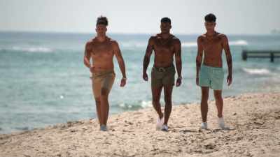 - Who are these guys?
- [ Laughing ] Oh, shit. - FBoy Island