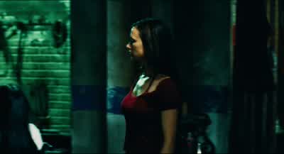 Who are you Who are youWhat is thisWhat are you doingAre you gonna behave - Saw III