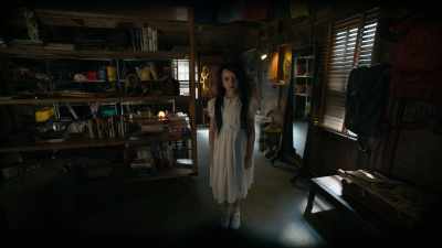- Who are you?
- I-I'm Heather. Um... - Evil