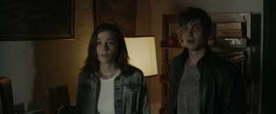 -Who are you?
-Sorry, the door was open... - The Communion Girl