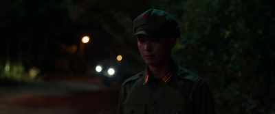 Who can make compliments about
you come from the commander's mouth? - Serve the People