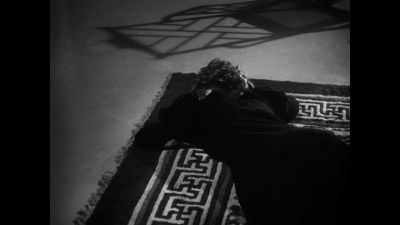 Who dishonours us dies - The Man in Grey
