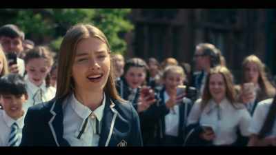 -Who do you think you are?
-Oh, I'm sorry, Princess. - Get Even