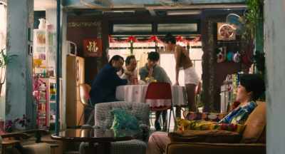 Who do you think the object
of her soap opera love is? - The Confidence Man JP - The Movie -