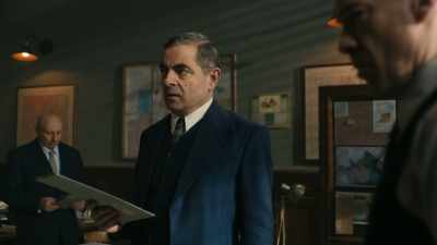 Who was doing that to her? And why? - Maigret in Montmartre