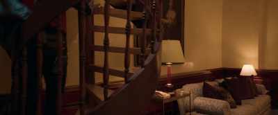 Who else lives here? Ahh! - Girl You Know It's True