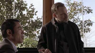 -Who is he?
-Craig, just be calm, please. - Debris