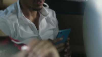 - Who is this bitch
blowing up your phone, - Bigger