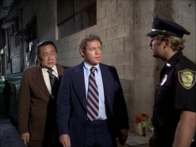 -WHO IS HE?
-NAME'S EDDIE LARKIN. - Hawaii Five-O