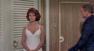 - Who is it?
- Alka-Seltzer, sir. - A Countess from Hong Kong